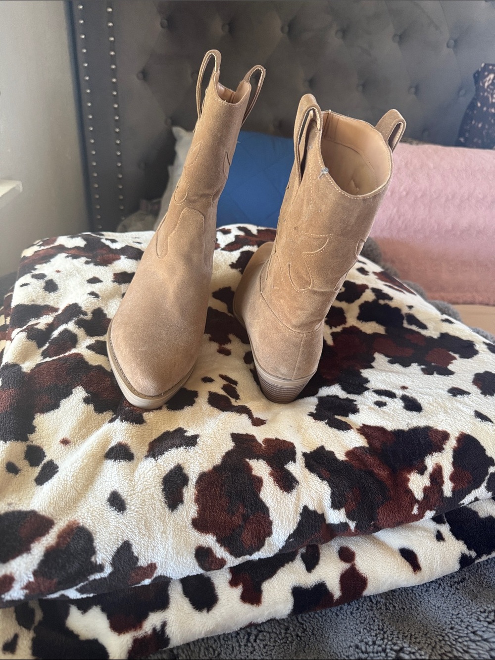 KAYLEEN By Los Angeles Suede Western Ankle Boots in Tan - Picture 2 of 3